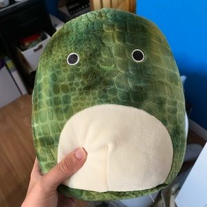 8” Vinny the sea turtle squishmallow